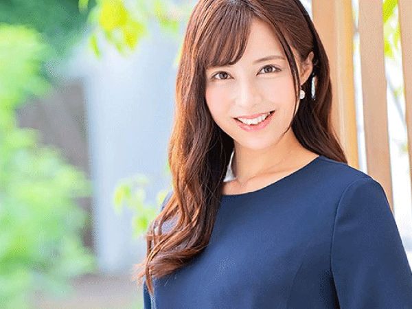 【38歳美魔女AVデビュー！】お金持ち高齢旦那とのセックスレスが原因... 溜まった性欲を爆発！美人人妻のド淫乱な本性覚醒SEX♥