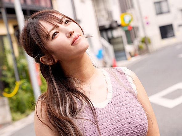 【巨乳人妻と絶倫男子】空き家でドハマり不倫セックス♥ 美熟女のおねだり中出しに夢中！